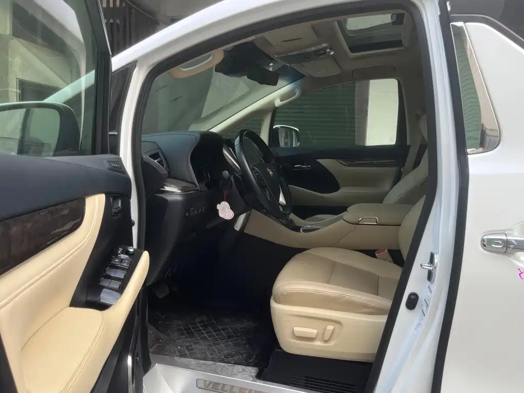 Toyota Vellfire 2023