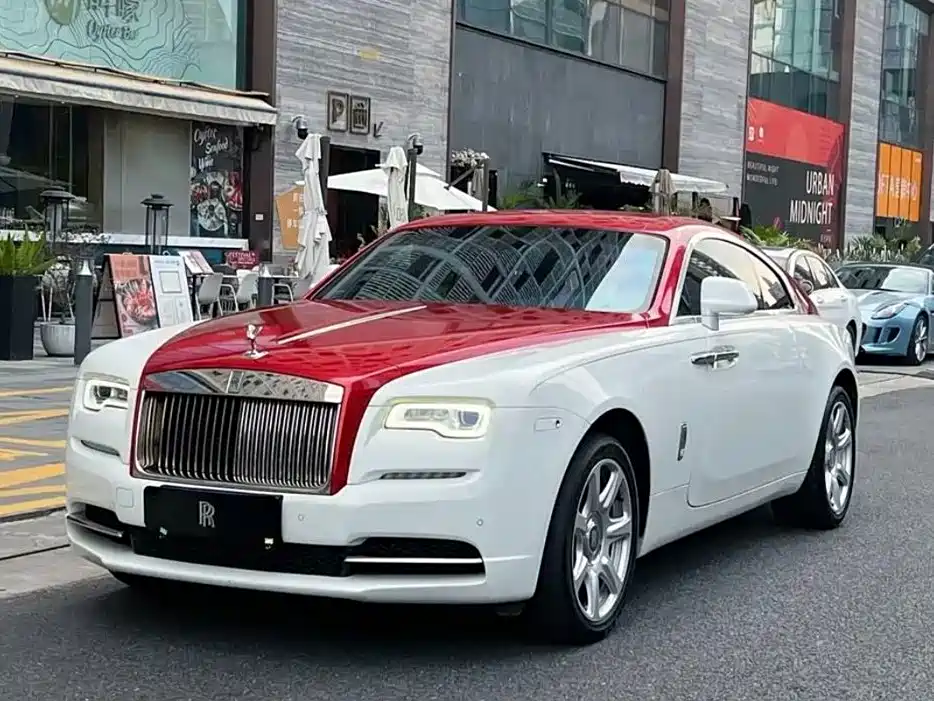 Rolls-Royce Phantom 2018 — фото 1