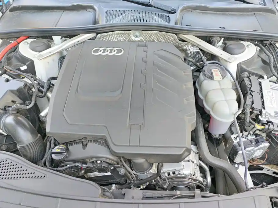 Audi A4L 2023 — фото 10