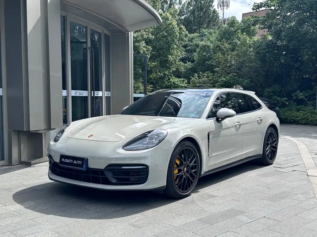 Porsche Panamera 2021