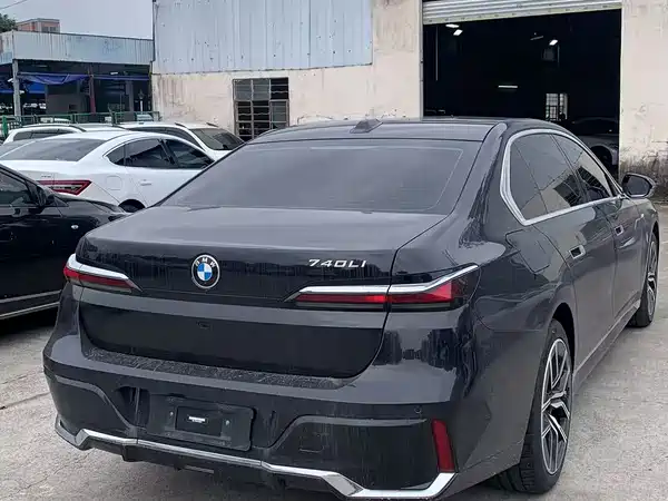 BMW 7 Series 2024