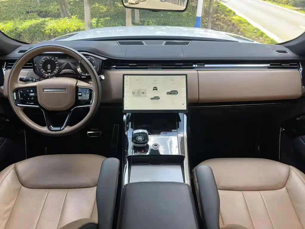 Land Rover Range Rover Sport 2024 — фото 13