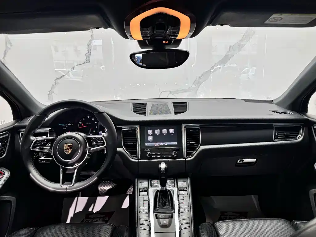 Porsche Macan 2018 — фото 9