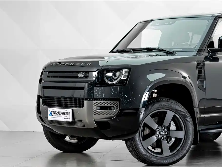 Land Rover Defender 2025