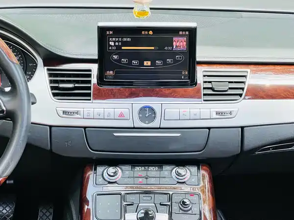 Audi A8 2012