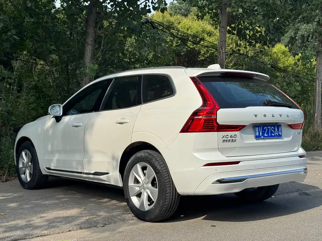 Volvo XC60 2021 — фото 10