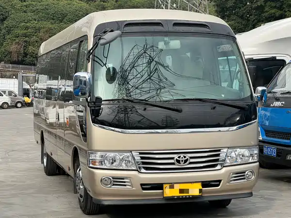Toyota Coaster 2015