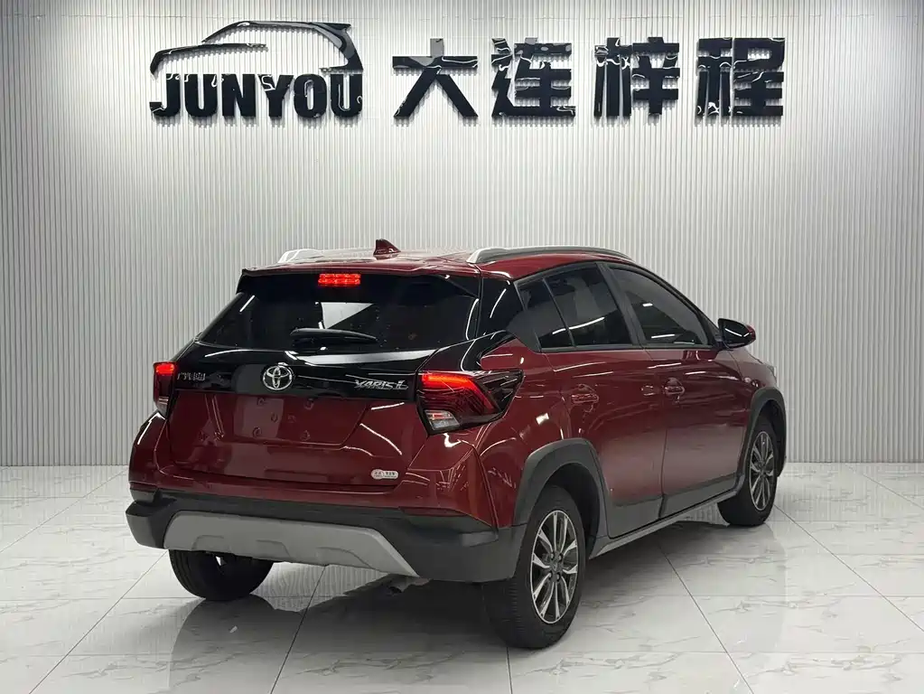 Toyota Yaris L 2023