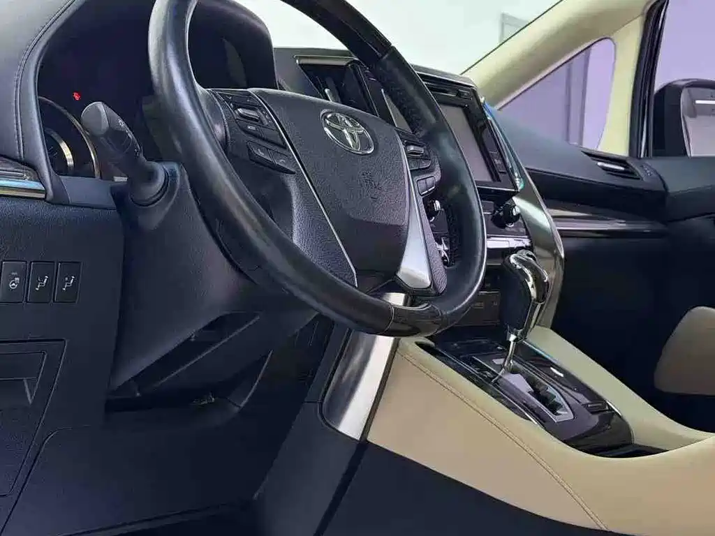 Toyota Alphard 2019 — фото 8
