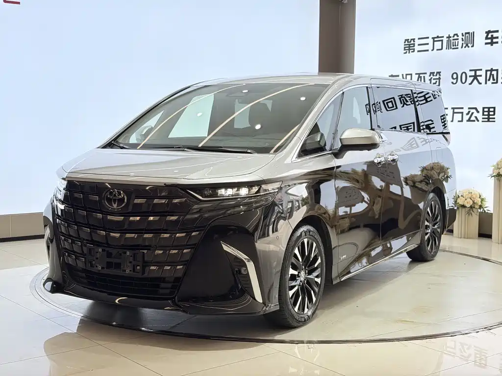 Toyota Alphard 2024 — фото 1