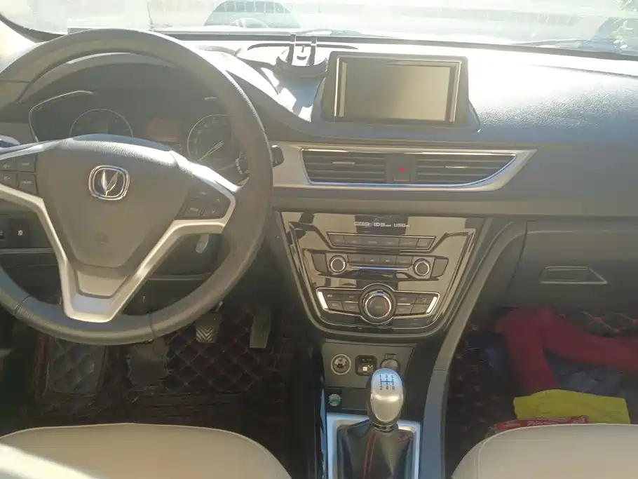 Changan V7 2015 — фото 12