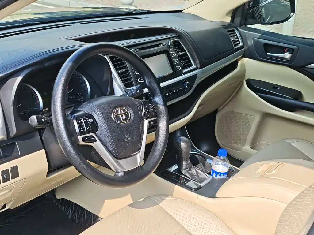 Toyota Highlander 2020 — фото 9