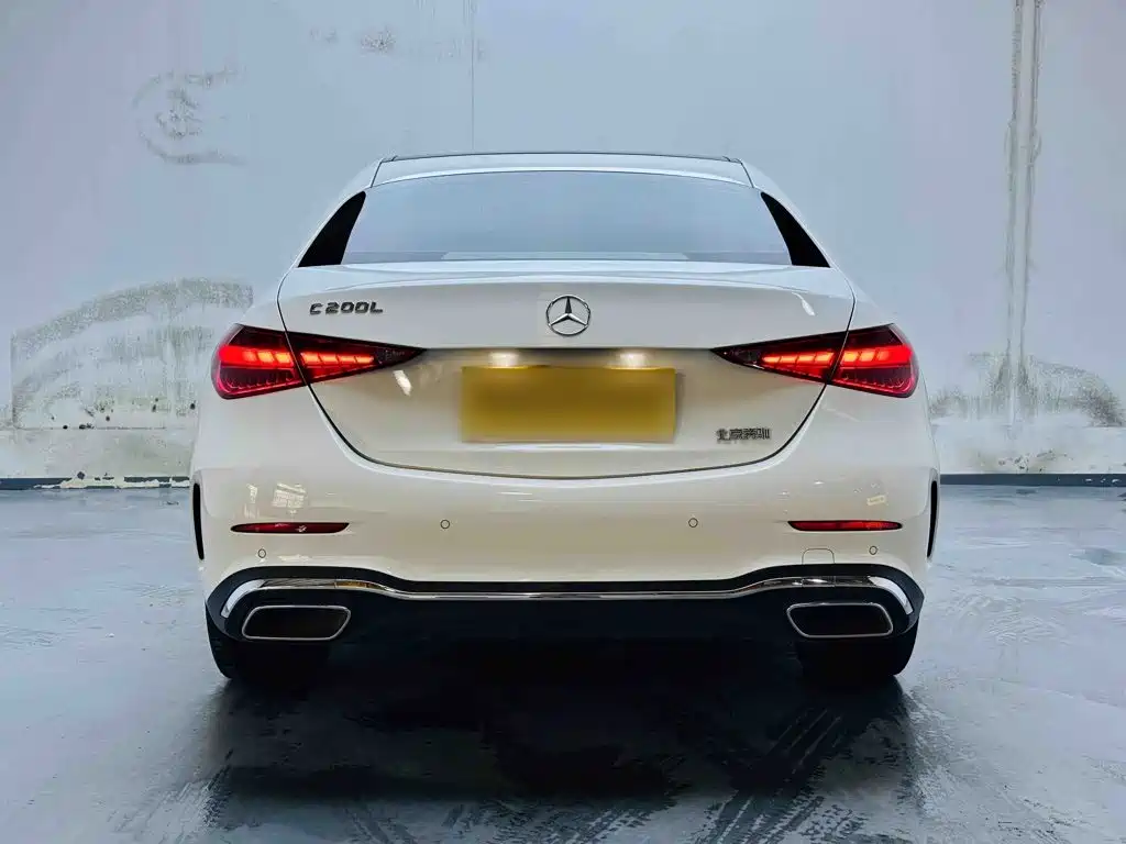 Mercedes-Benz C-Class 2024
