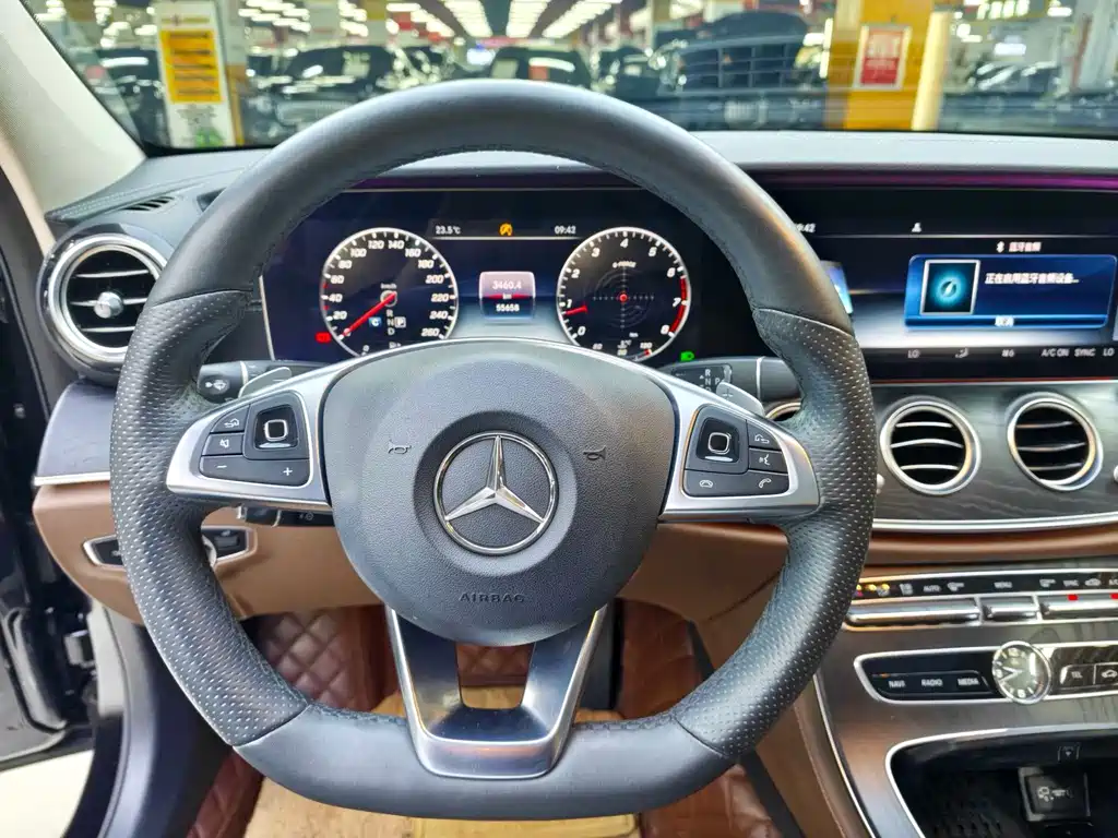 Mercedes-Benz E-Class 2018 — фото 10