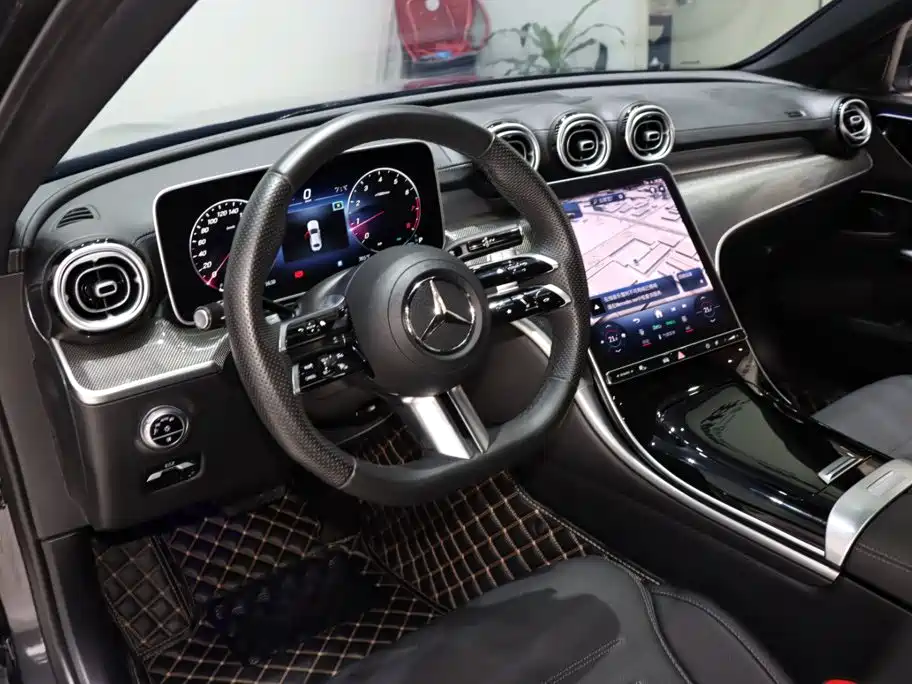 Mercedes-Benz C-Class 2024 — фото 10