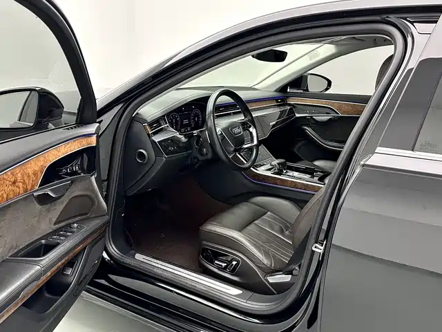 Audi A8 2020 — фото 12