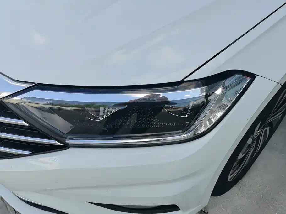 Volkswagen Sagitar 2021