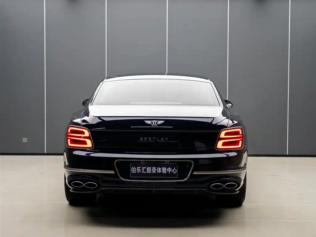 Bentley Flying Spur PHEV 2023 — фото 6