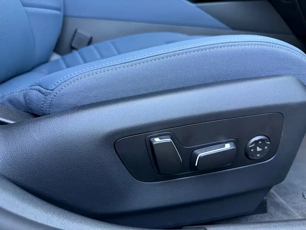 BMW 5 Series — фото 14