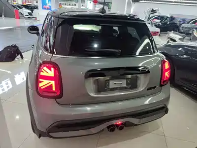 MINI MINI 2023