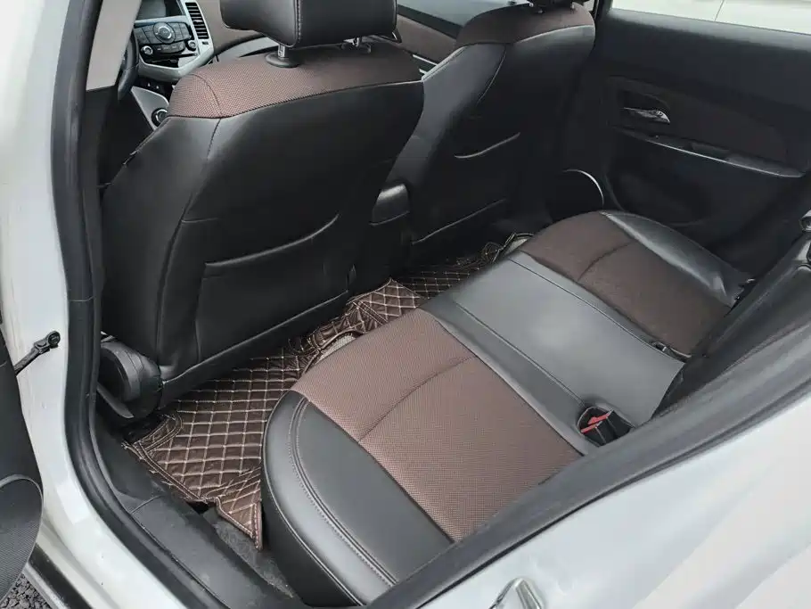 Chevrolet Cruze 2015 — фото 11