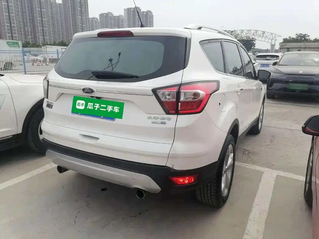 Ford Kuga 2016 — фото 7