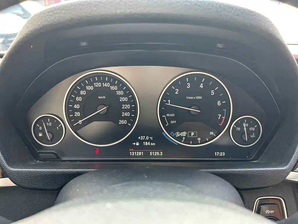BMW 3 Series 2018 — фото 12
