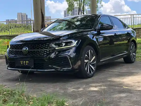 Volkswagen Passat 2022