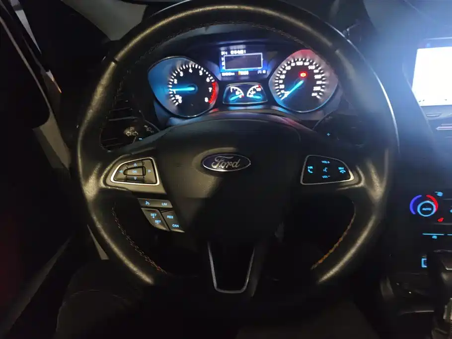 Ford Kuga 2017 — фото 15