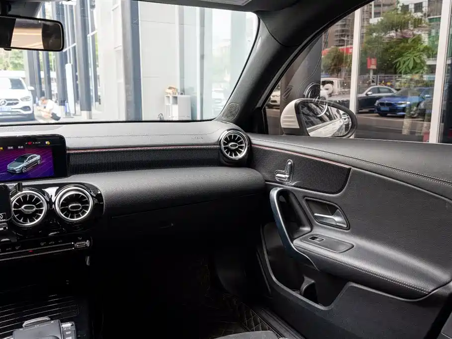 Mercedes-Benz A-Class 2021 — фото 17