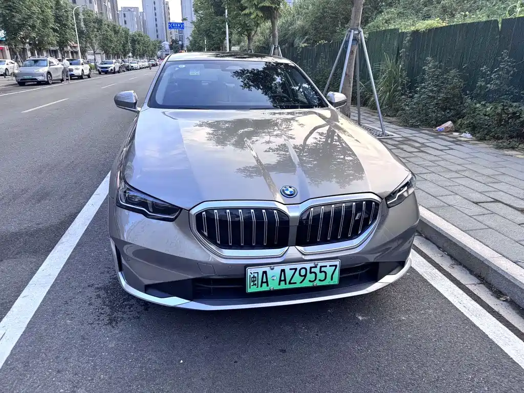 BMW i5 2024 — фото 2