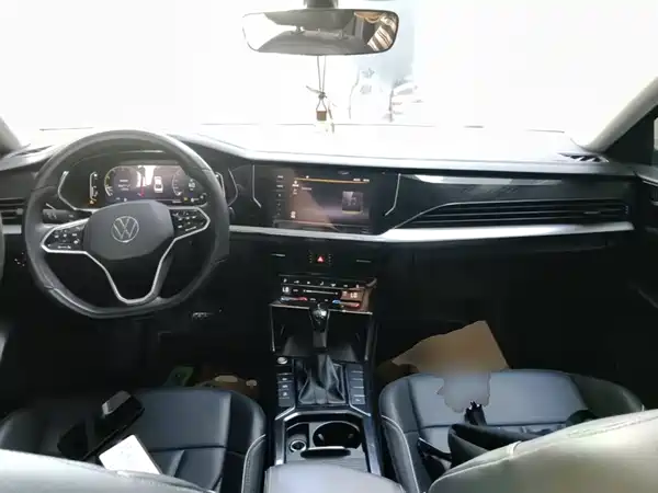 Volkswagen Passat 2024