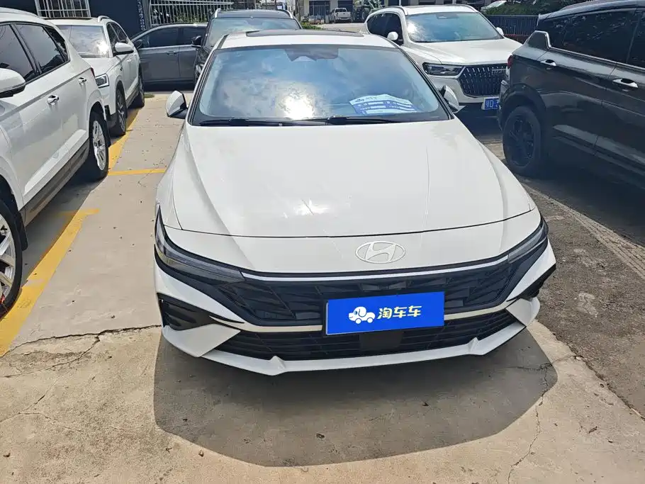 Hyundai Elantra 2024