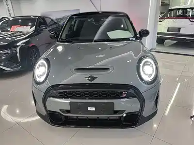 MINI MINI 2023