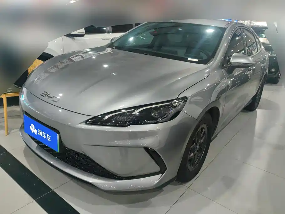 BYD Seal 05 DM-i 2025 — фото 1