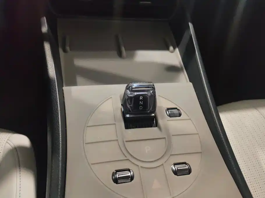 BYD Seal 05 DM-i 2025 — фото 16