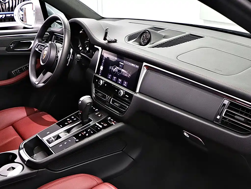 Porsche Macan 2022 — фото 15