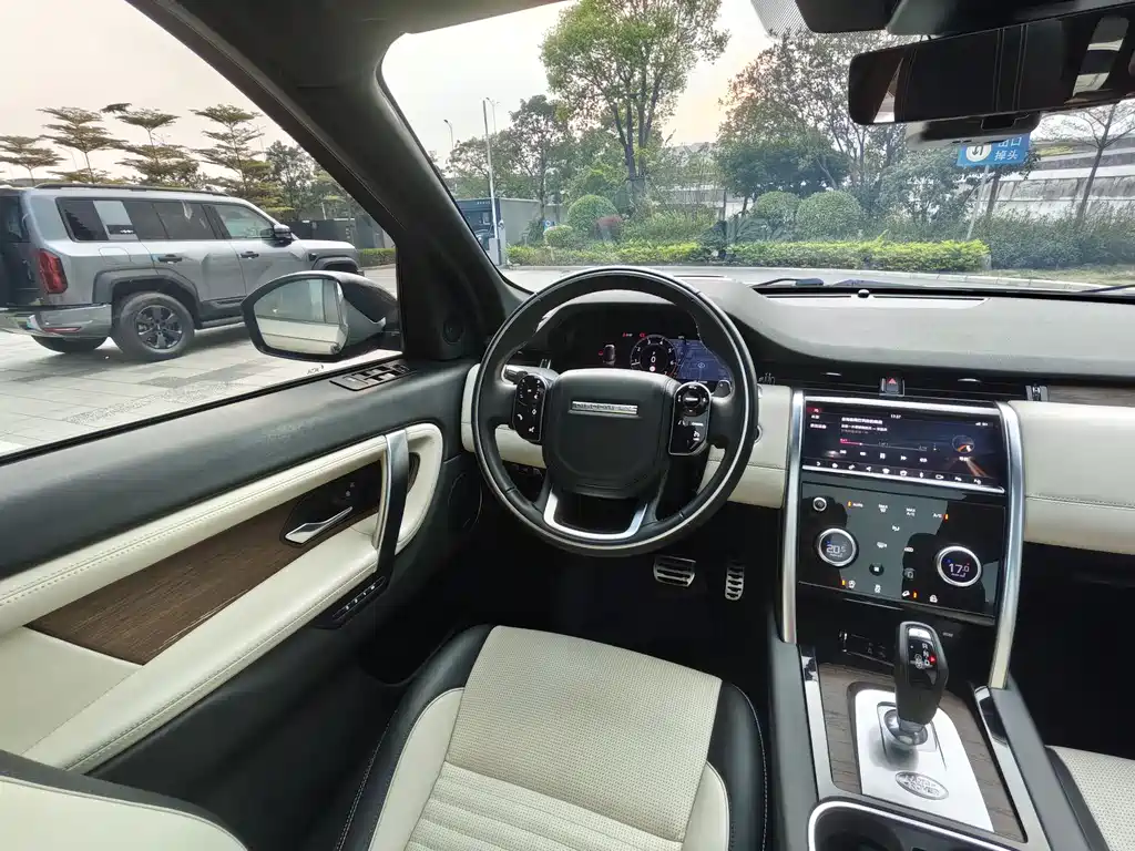 Land Rover Discovery Sport 2021 — фото 12