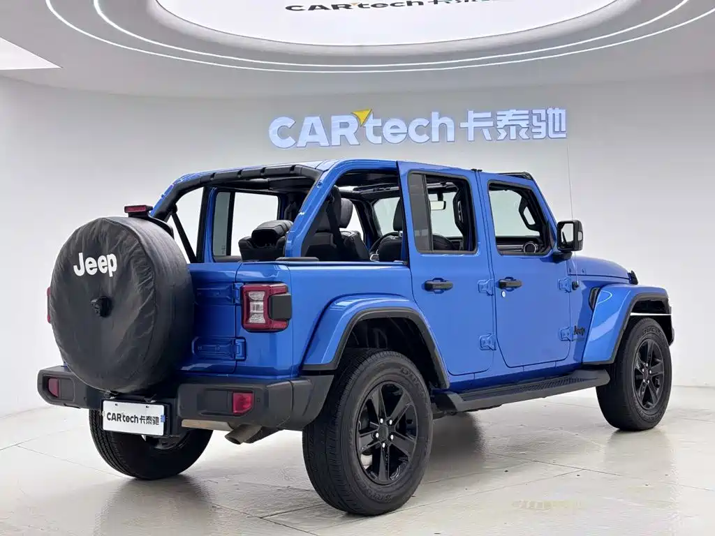Jeep Wrangler 2023 — фото 9