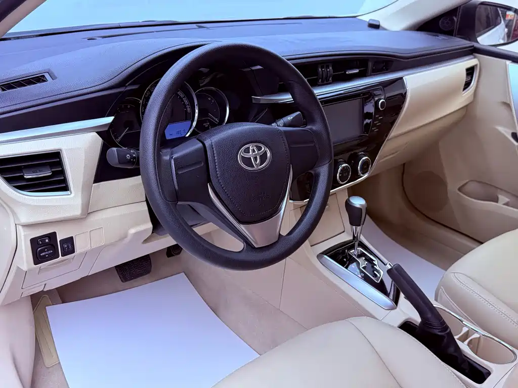 Toyota Corolla 2015 — фото 11