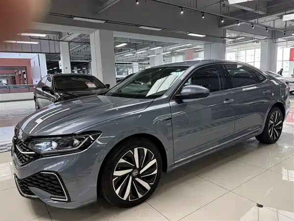 Volkswagen Passat 2022