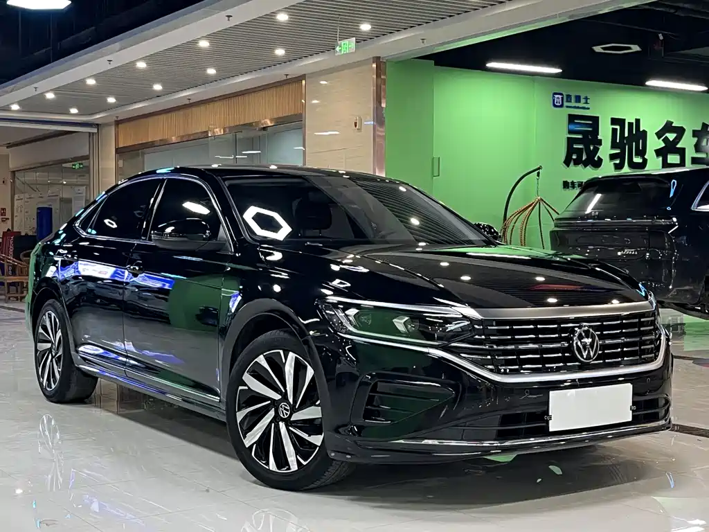Volkswagen Passat 2023 — фото 3