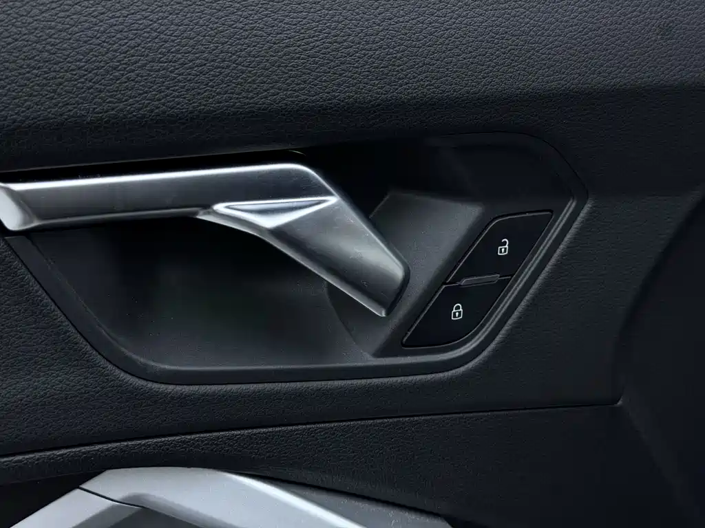 Audi Q3 2021 — фото 19