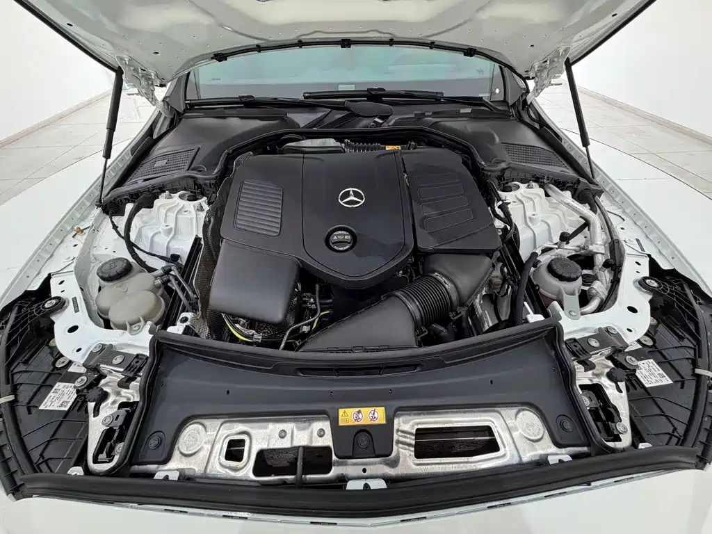 Mercedes-Benz C-Class 2025 — фото 12