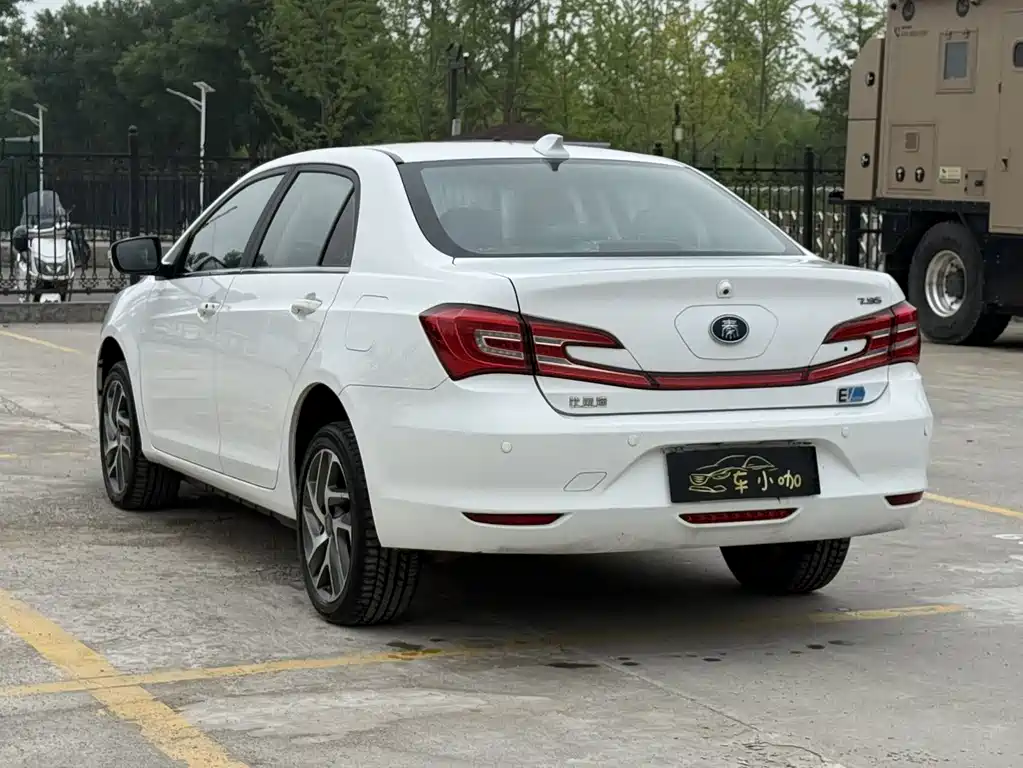 BYD Qin NEV 2017 — фото 5
