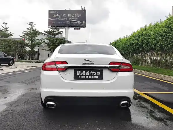 Jaguar XF 2015