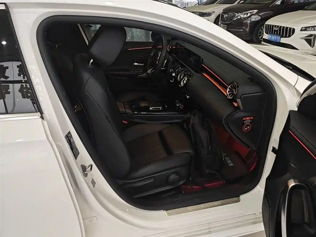 Mercedes-Benz A-Class 2022 — фото 20
