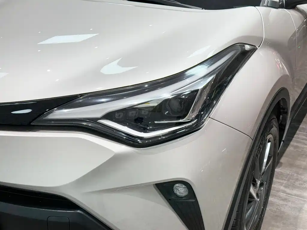 Toyota C-HR 2021 — фото 28