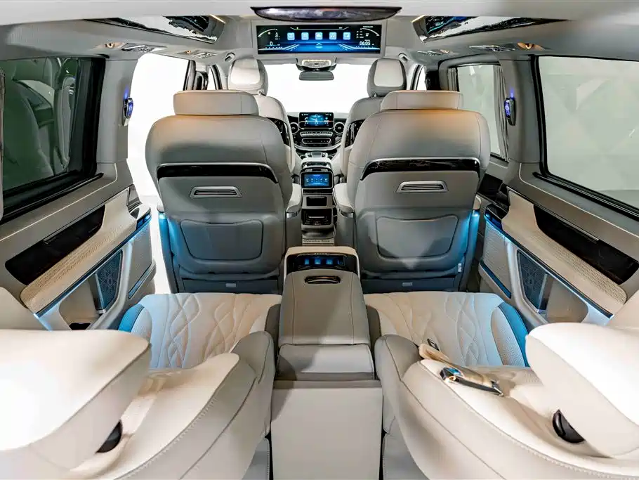 Mercedes-Benz V-Class 2024 — фото 33