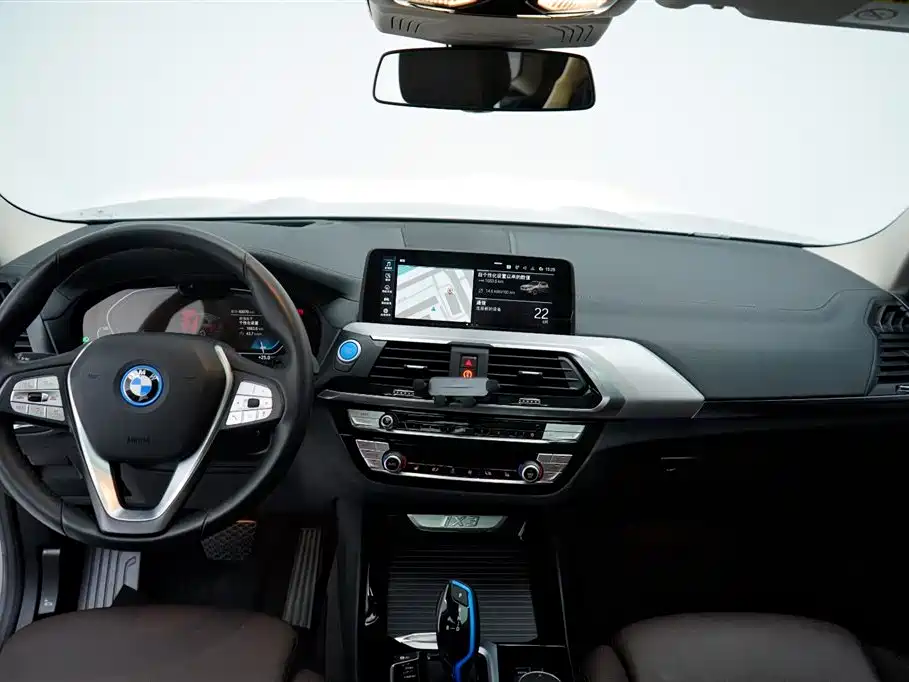 BMW iX3 2021 — фото 10